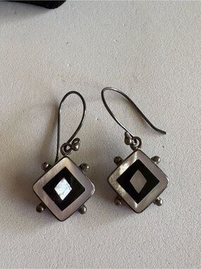 Acleoni 925 Sterling Onyx and Mother of Pearl